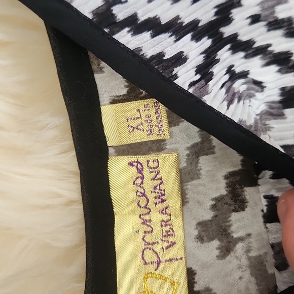 Vera Wang Geometric Crossback Tank Top - Picture 2 of 4